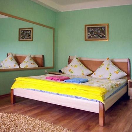 Apartment On Sobornyi Avenue Zaporizhia Eksteriør billede